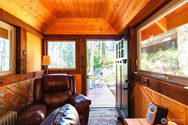 1354 Chinook Way, Center Island, WA 98221