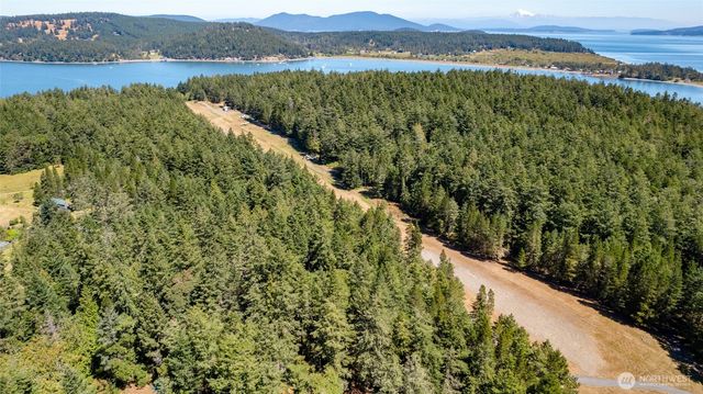 1354 Chinook Way, Center Island, WA 98221