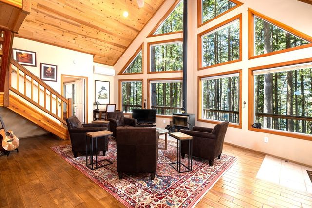 1354 Chinook Way, Center Island, WA 98221