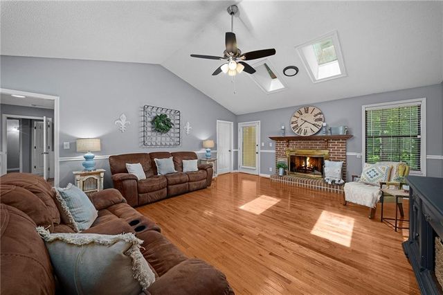 400 Cable Road, Waleska, GA 30183