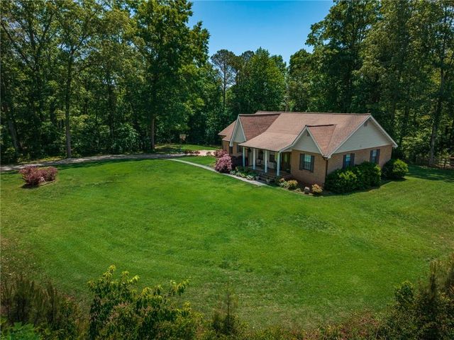 400 Cable Road, Waleska, GA 30183