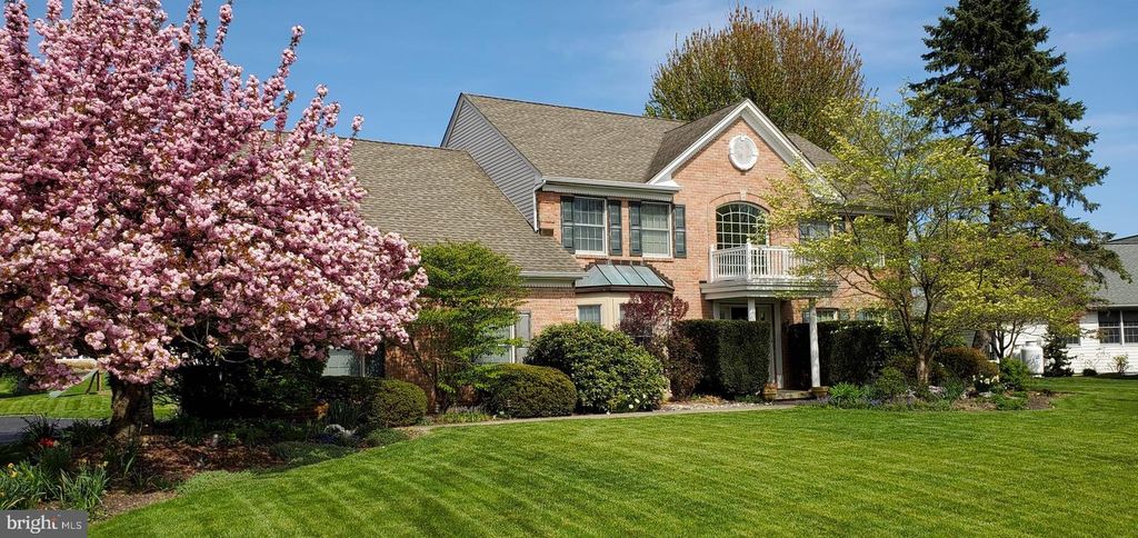 2215 APPLE RD, Fogelsville, PA 18051