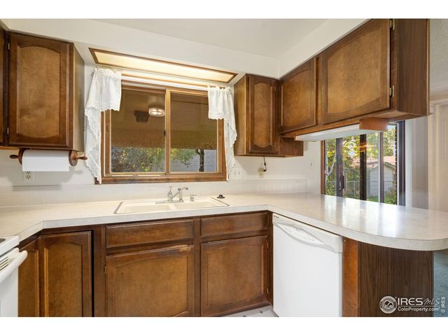 3244 Hawthorn Dr, Loveland, CO 80538