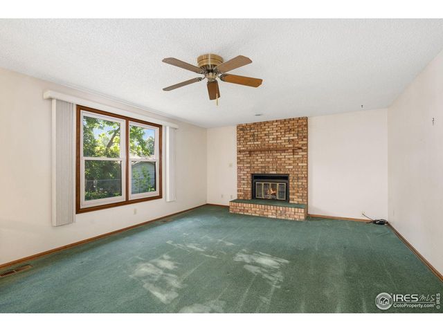 3244 Hawthorn Dr, Loveland, CO 80538