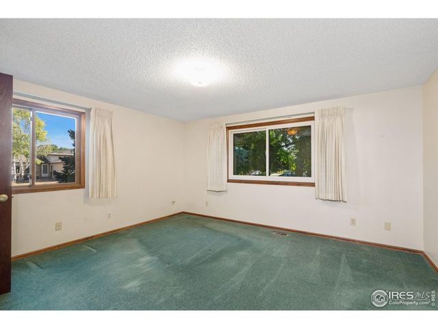 3244 Hawthorn Dr, Loveland, CO 80538