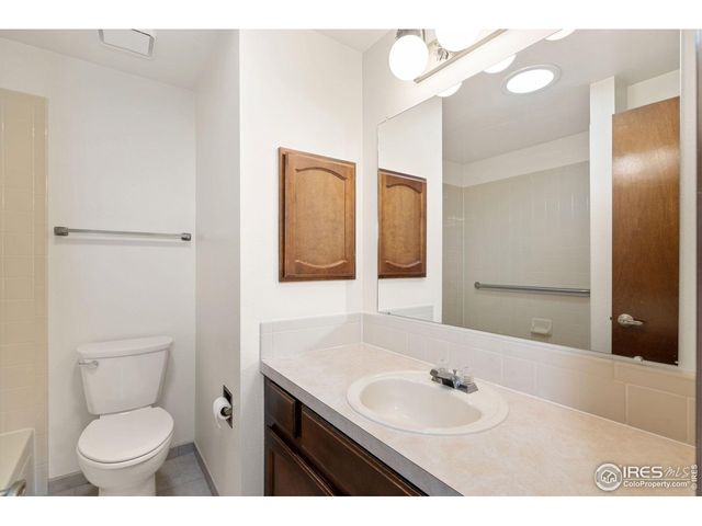 3244 Hawthorn Dr, Loveland, CO 80538