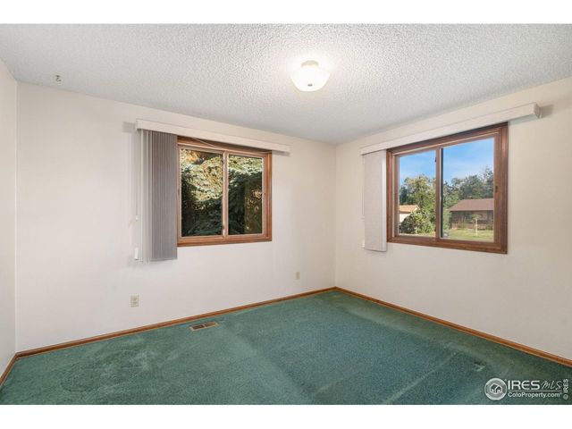 3244 Hawthorn Dr, Loveland, CO 80538