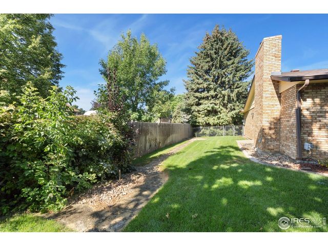 3244 Hawthorn Dr, Loveland, CO 80538