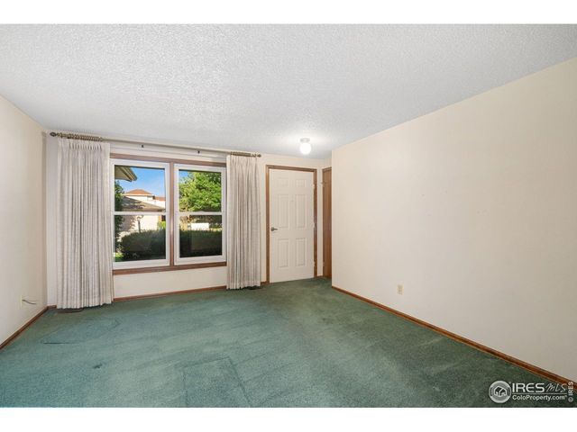 3244 Hawthorn Dr, Loveland, CO 80538