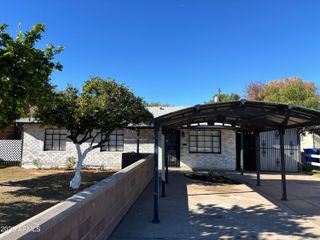 2816 N 33RD Place, Phoenix, AZ 85008