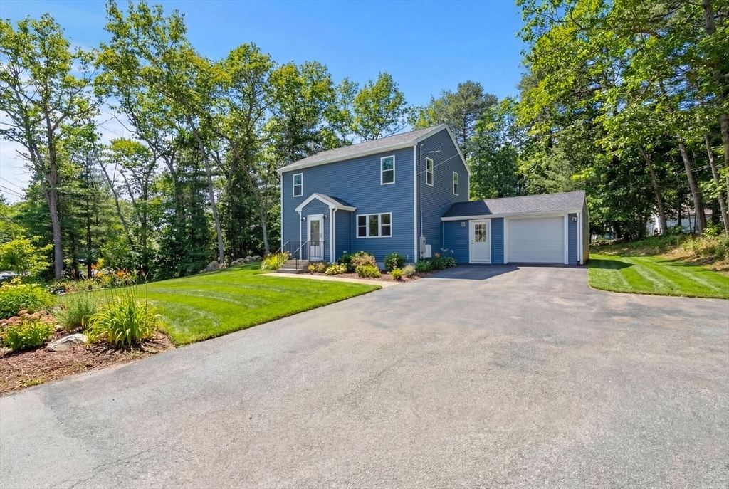 6 Washington Dr, Randolph, MA 02368