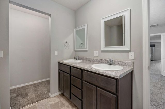 500 Ethan Avenue, Republic, MO 65738