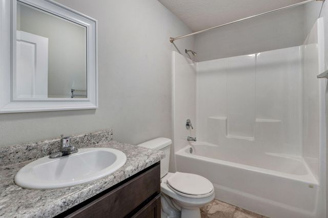 500 Ethan Avenue, Republic, MO 65738