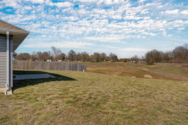 500 Ethan Avenue, Republic, MO 65738