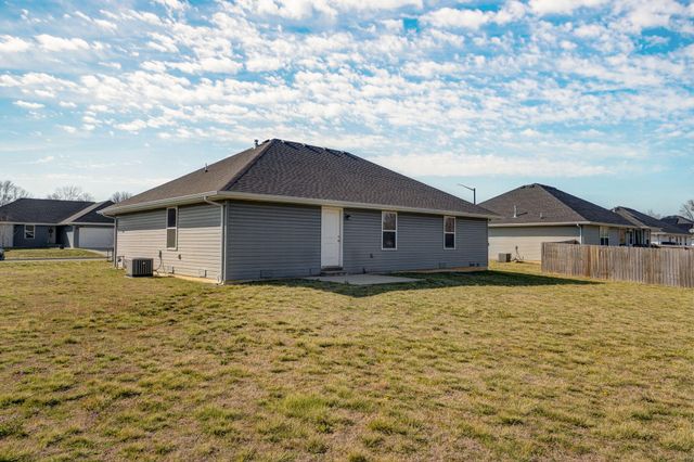 500 Ethan Avenue, Republic, MO 65738