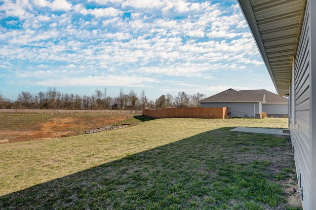 500 Ethan Avenue, Republic, MO 65738