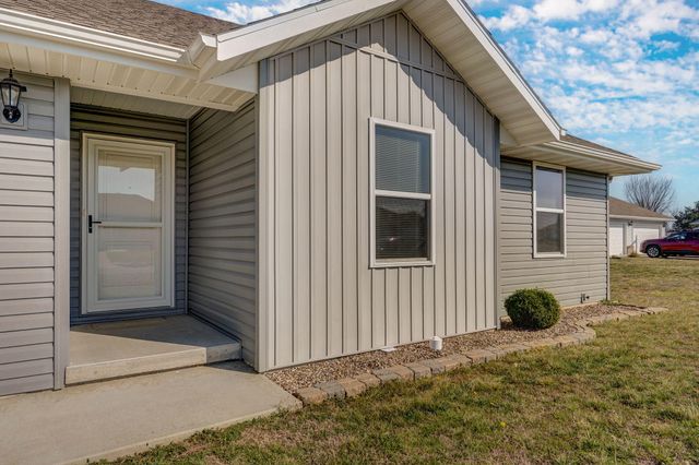 500 Ethan Avenue, Republic, MO 65738