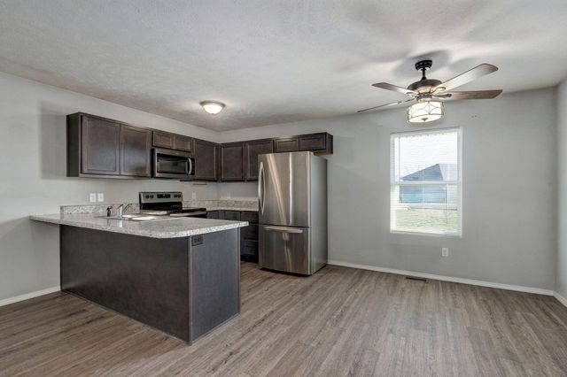 500 Ethan Avenue, Republic, MO 65738