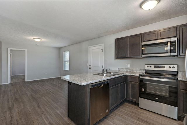 500 Ethan Avenue, Republic, MO 65738