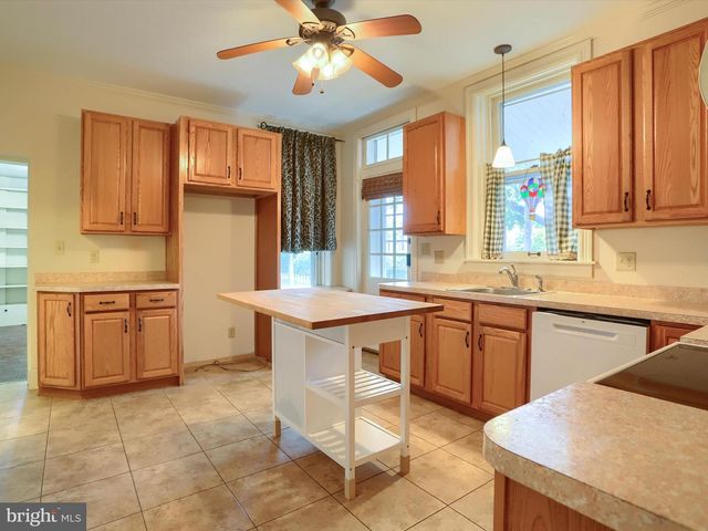 219 W MAIN STREET, Mechanicsburg, PA 17055