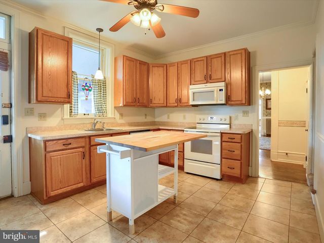 219 W MAIN STREET, Mechanicsburg, PA 17055