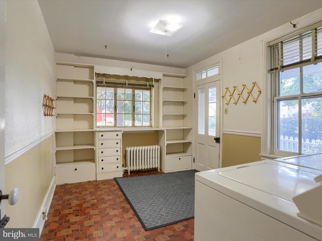 219 W MAIN STREET, Mechanicsburg, PA 17055