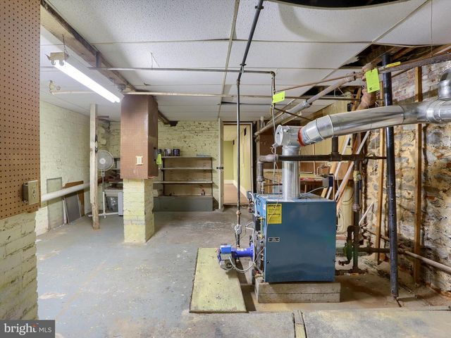 219 W MAIN STREET, Mechanicsburg, PA 17055