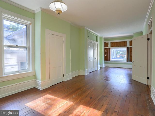 219 W MAIN STREET, Mechanicsburg, PA 17055