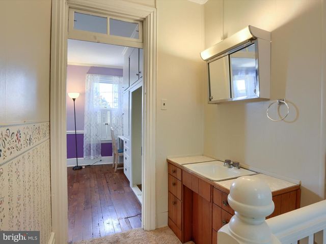 219 W MAIN STREET, Mechanicsburg, PA 17055