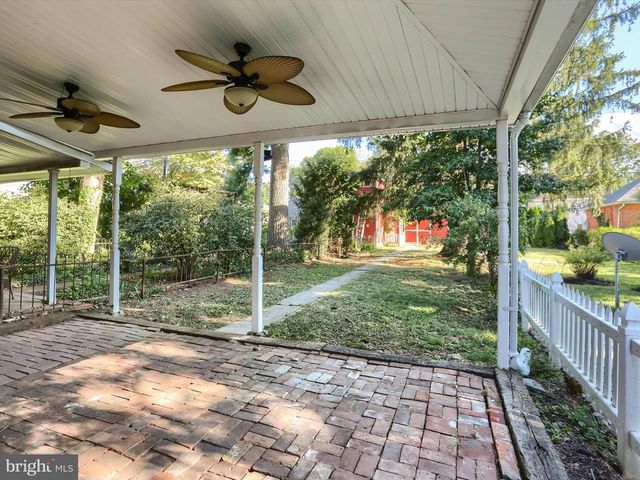 219 W MAIN STREET, Mechanicsburg, PA 17055