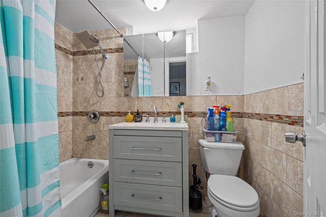 758 E 224th Street, Bronx, NY 10466