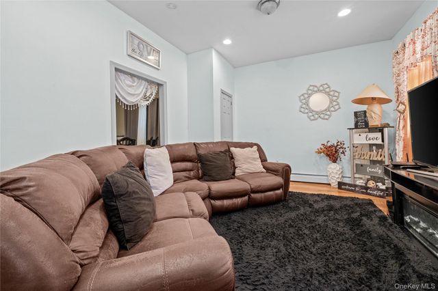 758 E 224th Street, Bronx, NY 10466