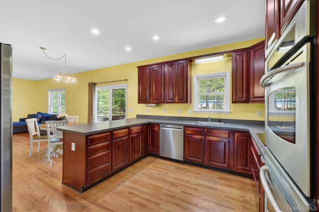 172 Westchester Avenue, Buchanan, NY 10511
