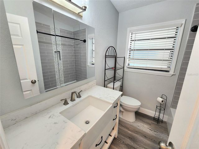 2001 PRINCETON AVENUE, Bradenton, FL 34207