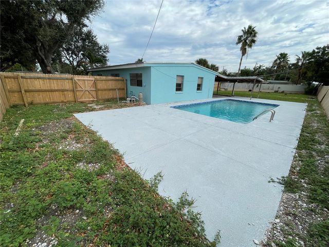 2001 PRINCETON AVENUE, Bradenton, FL 34207