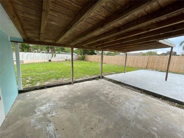 2001 PRINCETON AVENUE, Bradenton, FL 34207