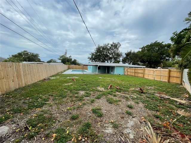 2001 PRINCETON AVENUE, Bradenton, FL 34207