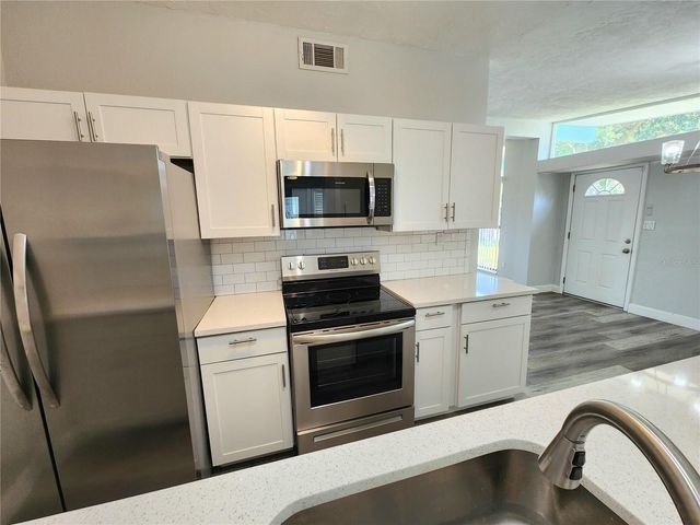 2001 PRINCETON AVENUE, Bradenton, FL 34207