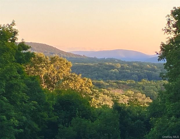 50 Downey Lane, Cold Spring, NY 10516