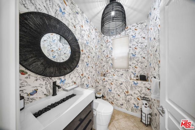 18330 Hanan Court, Tarzana (los Angeles), CA 91356