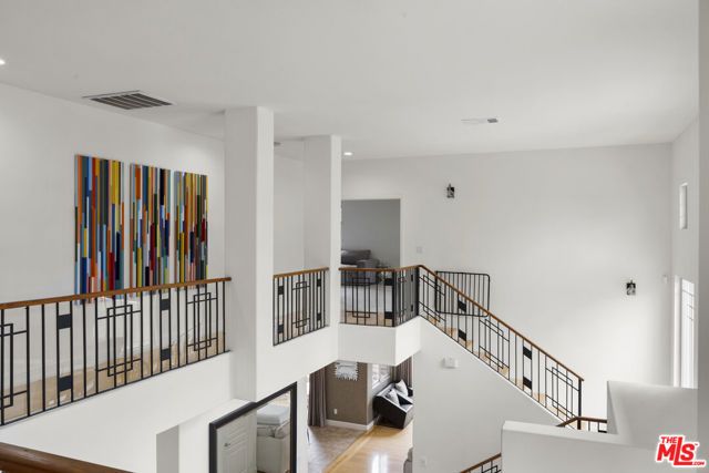 18330 Hanan Court, Tarzana (los Angeles), CA 91356