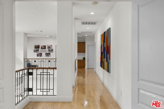 18330 Hanan Court, Tarzana (los Angeles), CA 91356