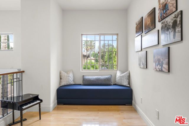 18330 Hanan Court, Tarzana (los Angeles), CA 91356