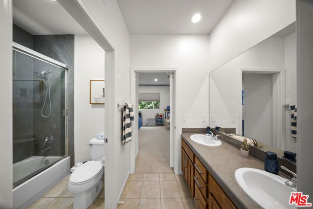 18330 Hanan Court, Tarzana (los Angeles), CA 91356