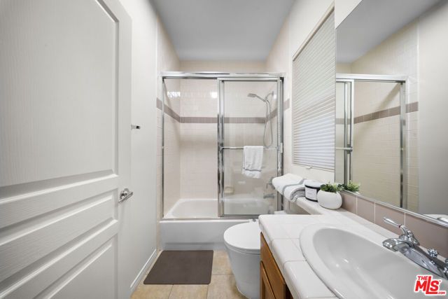 18330 Hanan Court, Tarzana (los Angeles), CA 91356