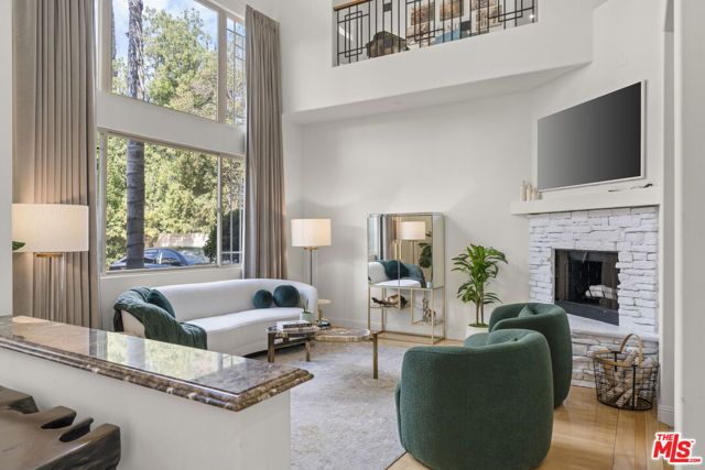 18330 Hanan Court, Tarzana (los Angeles), CA 91356