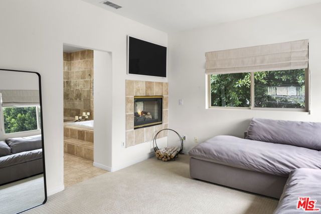 18330 Hanan Court, Tarzana (los Angeles), CA 91356