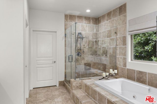 18330 Hanan Court, Tarzana (los Angeles), CA 91356