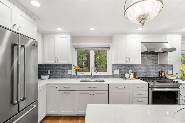 24 West Parish Drive, Andover, MA 01810