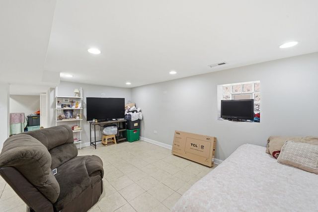 4840 W WABANSIA Avenue, Chicago, IL 60639